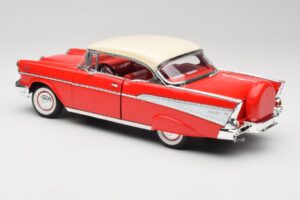 Chevrolet Bel Air Matador Roșu & India Fildeș Road Legends 1:18 92109 Metal - imaginea 7 din 8