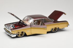 Chevrolet Bel Air Auriu & Maro Maisto 1:18 31064 Metal - imaginea 2 din 8