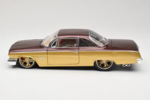 Chevrolet Bel Air Auriu & Maro Maisto 1:18 31064 Metal - imaginea 4 din 8