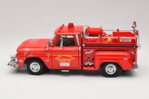 Chevrolet C-20 Fire Truck Sun Star 1:18 1383 Metal - imaginea 3 din 6