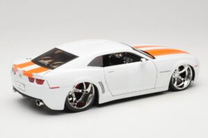 Chevrolet Camaro Concept Tuned Alb Jada 1:18 63014 Metal - imaginea 3 din 8