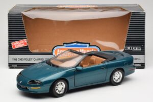 Chevrolet Camaro Z28 Cabriolet Verde American Muscle 1:18 7231D0 Metal - imaginea 8 din 8