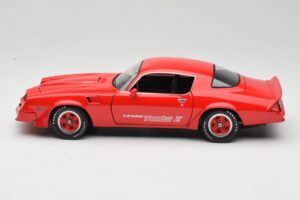 Chevrolet Camaro Z28 Yenko Turbo Z Roșu GreenLight 1:18 12999 Metal - imaginea 4 din 8