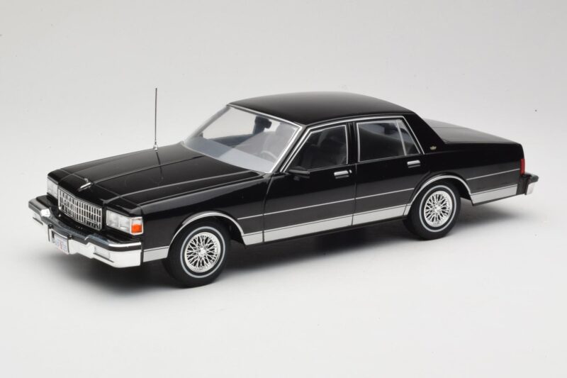 Chevrolet Caprice Negru MCG 1:18 MCG18113 Metal