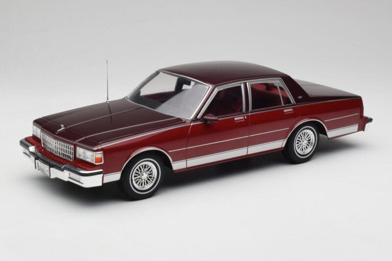Chevrolet Caprice Roșu Metalizat MCG 1:18 MCG18361 Metal