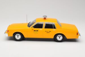 Chevrolet Caprice Galben Taxi MCG 1:18 MCG18038 Metal - imaginea 3 din 6