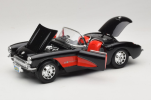Chevrolet Corvette C1 Negru & Roșu Bburago 1:18 3034-M1 Metal - imaginea 2 din 8