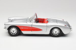 Chevrolet Corvette C1 Argintiu & Roșu Bburago 1:18 3024-M1 Metal - imaginea 4 din 8