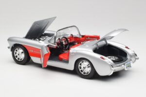 Chevrolet Corvette C1 Argintiu & Roșu Bburago 1:18 3024-M1 Metal - imaginea 5 din 8