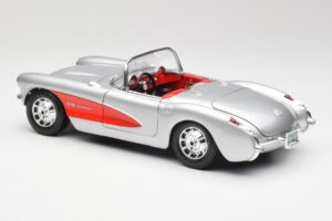 Chevrolet Corvette C1 Argintiu & Roșu Bburago 1:18 3024-M1 Metal - imaginea 7 din 8