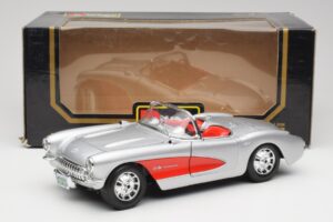 Chevrolet Corvette C1 Argintiu & Roșu Bburago 1:18 3024-M1 Metal - imaginea 8 din 8