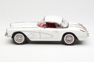 Chevrolet Corvette C1 Spider Hard Top Snowcrest Alb AUTOart 1:18 71147 Metal - imaginea 4 din 8