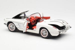 Chevrolet Corvette C1 Spider Hard Top Snowcrest Alb AUTOart 1:18 71147 Metal - imaginea 5 din 8