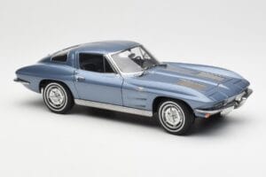 Chevrolet Corvette C2 Gri Albăstrui Metalic AUTOart 1:18 71182 Metal - imaginea 6 din 8
