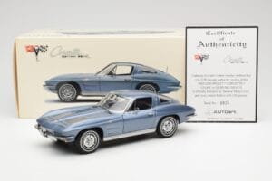 Chevrolet Corvette C2 Gri Albăstrui Metalic AUTOart 1:18 71182 Metal - imaginea 8 din 8