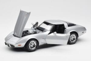 Chevrolet Corvette C3 Argintiu UT Models 1:18 21072 Metal - imaginea 2 din 8
