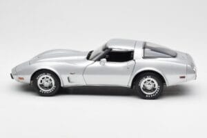 Chevrolet Corvette C3 Argintiu UT Models 1:18 21072 Metal - imaginea 4 din 8