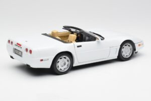 Chevrolet Corvette C4 Cabriolet Alb Maisto 1:18 32830 Metal - imaginea 3 din 8
