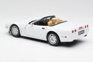 Chevrolet Corvette C4 Cabriolet Alb Maisto 1:18 32830 Metal - imaginea 7 din 8