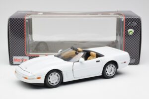 Chevrolet Corvette C4 Cabriolet Alb Maisto 1:18 32830 Metal - imaginea 8 din 8