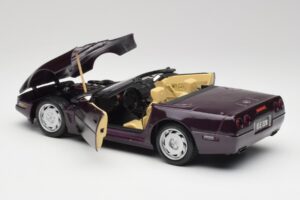 Chevrolet Corvette C4 LT4 Cabriolet Violet Metalic Maisto 1:18 50277 Metal - imaginea 5 din 8