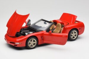 Chevrolet Corvette C5 Cabriolet Roșu UT Models 1:18 21006 Metal - imaginea 2 din 8