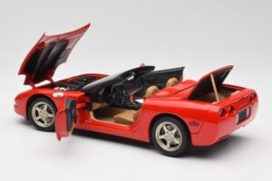 Chevrolet Corvette C5 Cabriolet Roșu UT Models 1:18 21006 Metal - imaginea 5 din 8