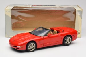 Chevrolet Corvette C5 Cabriolet Roșu UT Models 1:18 21006 Metal - imaginea 8 din 8