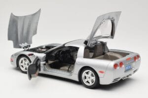 Chevrolet Corvette C5 Argintiu Bburago 1:18 3056 Metal - imaginea 5 din 8