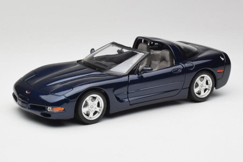 Chevrolet Corvette C5 Nassau Albastru Bburago 1:18 30166 Metal