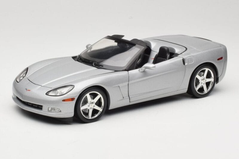 Chevrolet Corvette C6 Cabriolet Argintiu Hot Wheels 1:18 B6052 Metal