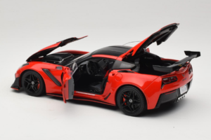 Chevrolet Corvette C7 ZR1 Torch Red IXO 1:18 18RDC243-FO Metal - imaginea 5 din 8