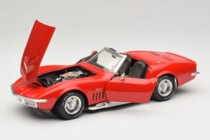 Chevrolet Corvette C3 Cabriolet Roșu Revell 1:18 8833-P1 Metal - imaginea 2 din 8