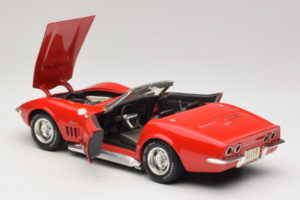 Chevrolet Corvette C3 Cabriolet Roșu Revell 1:18 8833-P1 Metal - imaginea 5 din 8