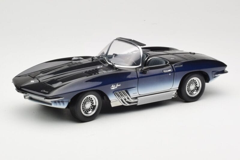 Chevrolet Corvette Mako Shark Albastru Închis UT Models 1:18 21061 Metal