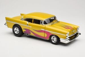 Chevrolet Custom Galben cu Flacără Hot Wheels 1:18 21356 Metal - imaginea 6 din 8