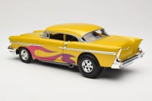 Chevrolet Custom Galben cu Flacără Hot Wheels 1:18 21356 Metal - imaginea 7 din 8