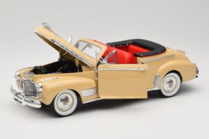 Chevrolet Deluxe Cabriolet Bej Eagle Collectibles 1:18 3022518 Metal - imaginea 2 din 8