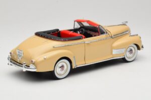 Chevrolet Deluxe Cabriolet Bej Eagle Collectibles 1:18 3022518 Metal - imaginea 3 din 8