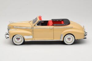 Chevrolet Deluxe Cabriolet Bej Eagle Collectibles 1:18 3022518 Metal - imaginea 4 din 8