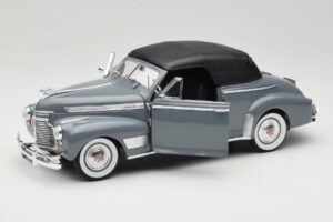 Chevrolet Deluxe Cabriolet Cu Capotă Moale Gri Eagles Race 1:18 7497276 Metal - imaginea 2 din 8