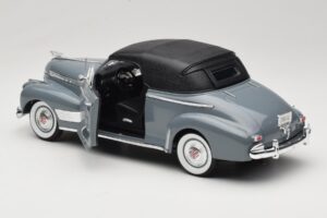 Chevrolet Deluxe Cabriolet Cu Capotă Moale Gri Eagles Race 1:18 7497276 Metal - imaginea 5 din 8