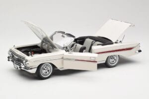 Chevrolet Impala Cabriolet Alb Sun Star 1:18 3405 Metal - imaginea 2 din 8