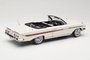 Chevrolet Impala Cabriolet Alb Sun Star 1:18 3405 Metal - imaginea 3 din 8