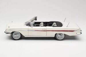 Chevrolet Impala Cabriolet Alb Sun Star 1:18 3405 Metal - imaginea 4 din 8