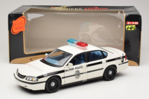Chevrolet Impala Military Police Maisto 1:18 36611 Metal - imaginea 6 din 6