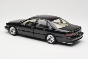 Chevrolet Impala SS Negru AUTOart 1:18 71091 Metal - imaginea 7 din 8