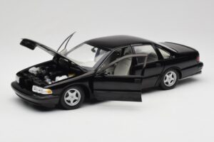 Chevrolet Impala SS Negru UT Models 1:18 21031 Metal - imaginea 2 din 8