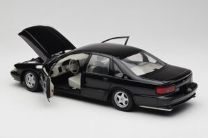 Chevrolet Impala SS Negru UT Models 1:18 21031 Metal - imaginea 5 din 8