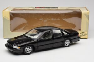Chevrolet Impala SS Negru UT Models 1:18 21031 Metal - imaginea 8 din 8